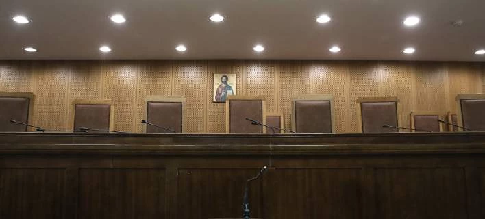 6 Κρητικοί ξυλοκόπησαν τουρίστα γιατί έβρισε την Κρήτη – Αυτόφωρο και νοσοκομείο…